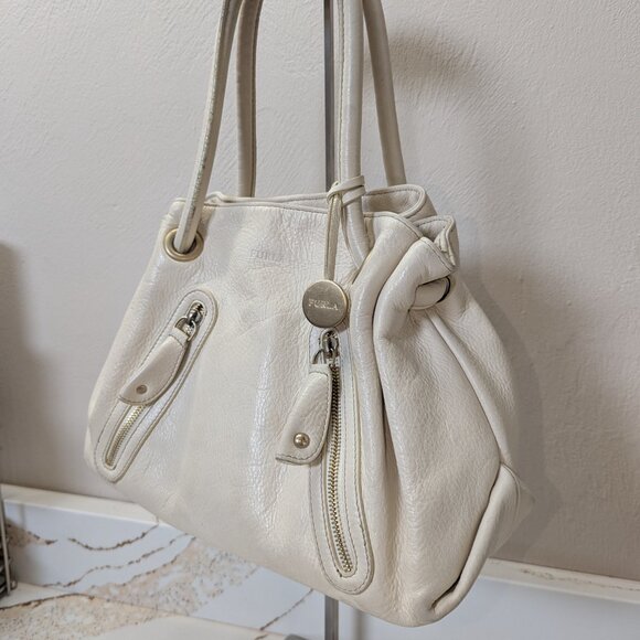 Furla Italian Luxury handbag in excellent condition - Picture 4 of 12
